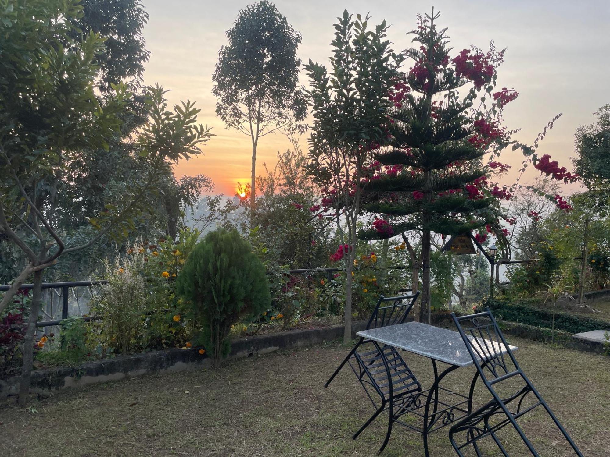 Himalaya Serene View Guest House & Farm Stay Deorāli Dış mekan fotoğraf